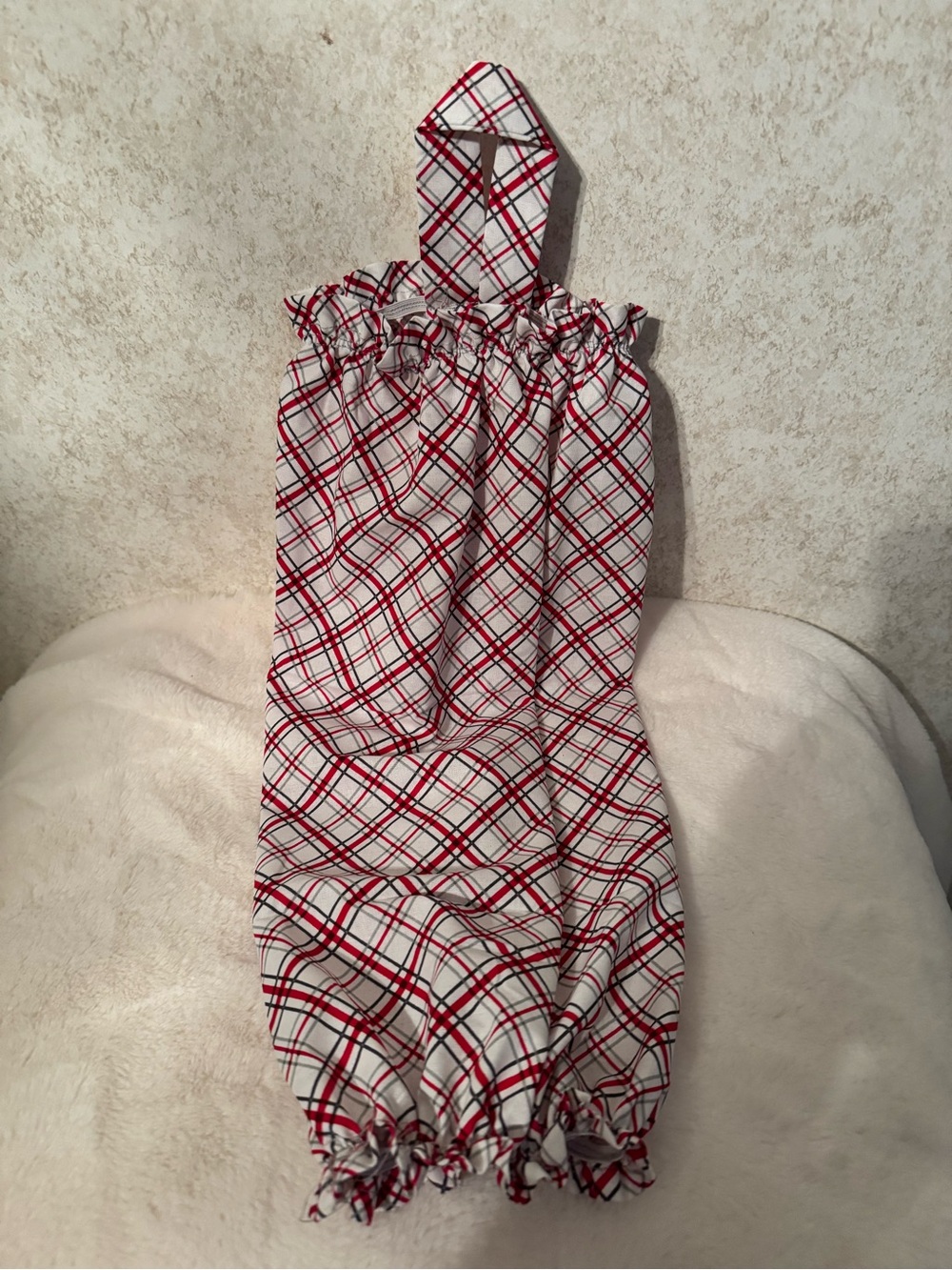 Red and White Plaid Hanging Plastic Bag Holder